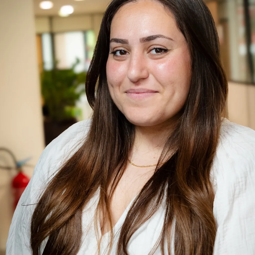 Portrait d'Eva Yabas, responsable communication et marketing d'Evolusco